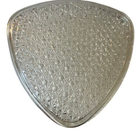 Vintage Clear Glass Snack Set With 4 Cups & 4 Triangular Plates - Picture 6 of 9